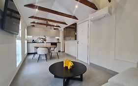 Navas Penthouse 301 By Florentia Homes